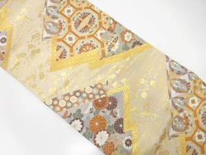 変わり松皮菱に向かい鶴・花模様織り出し　袋帯